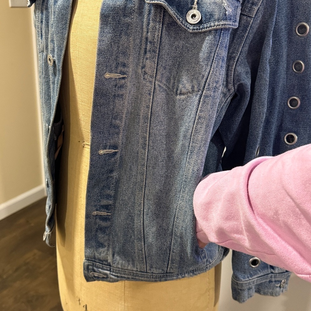 Zara Denim Jacket Distressed - Picture 10 of 12